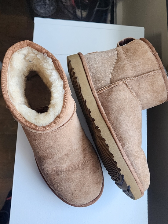 UGG Shoes - UGG Classic Short Suede Booties in Chestnut Tan